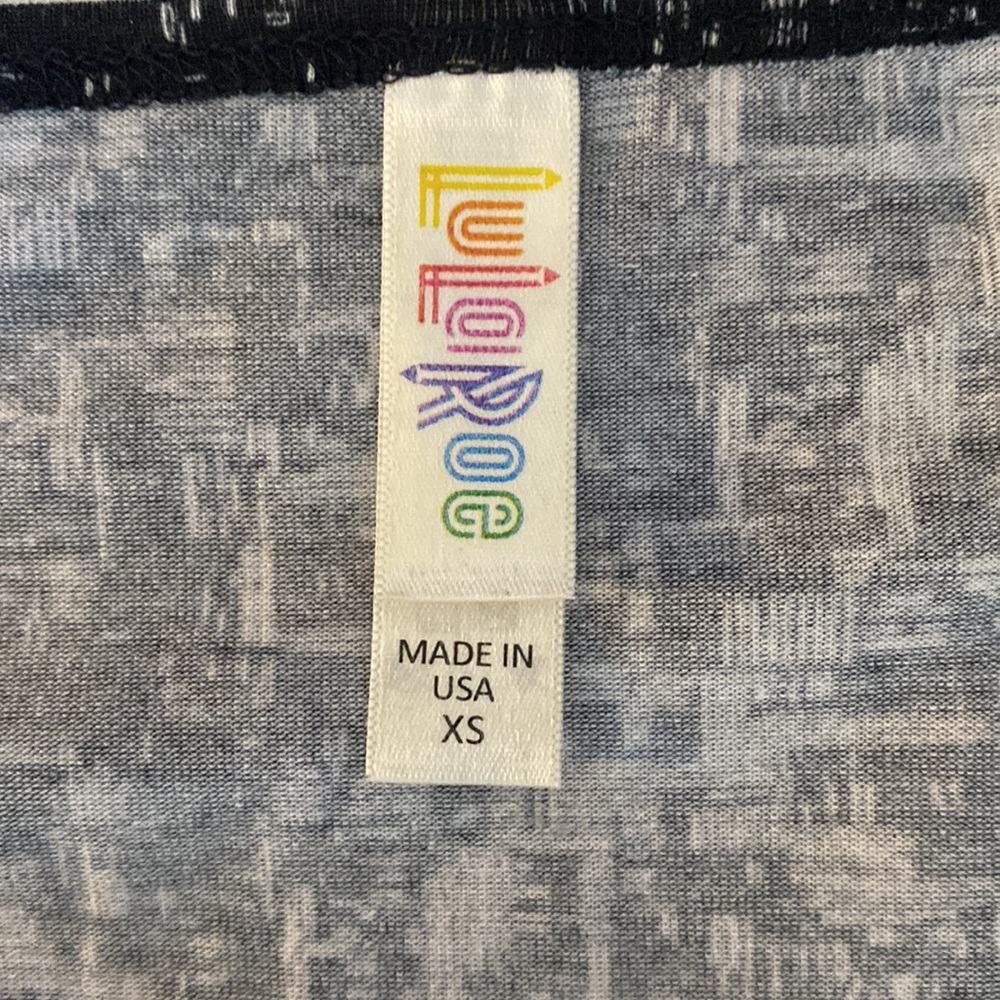 LuLaRoe woman’s Perfect T black with white and gray lines pattern size Xs - Picture 2 of 3
